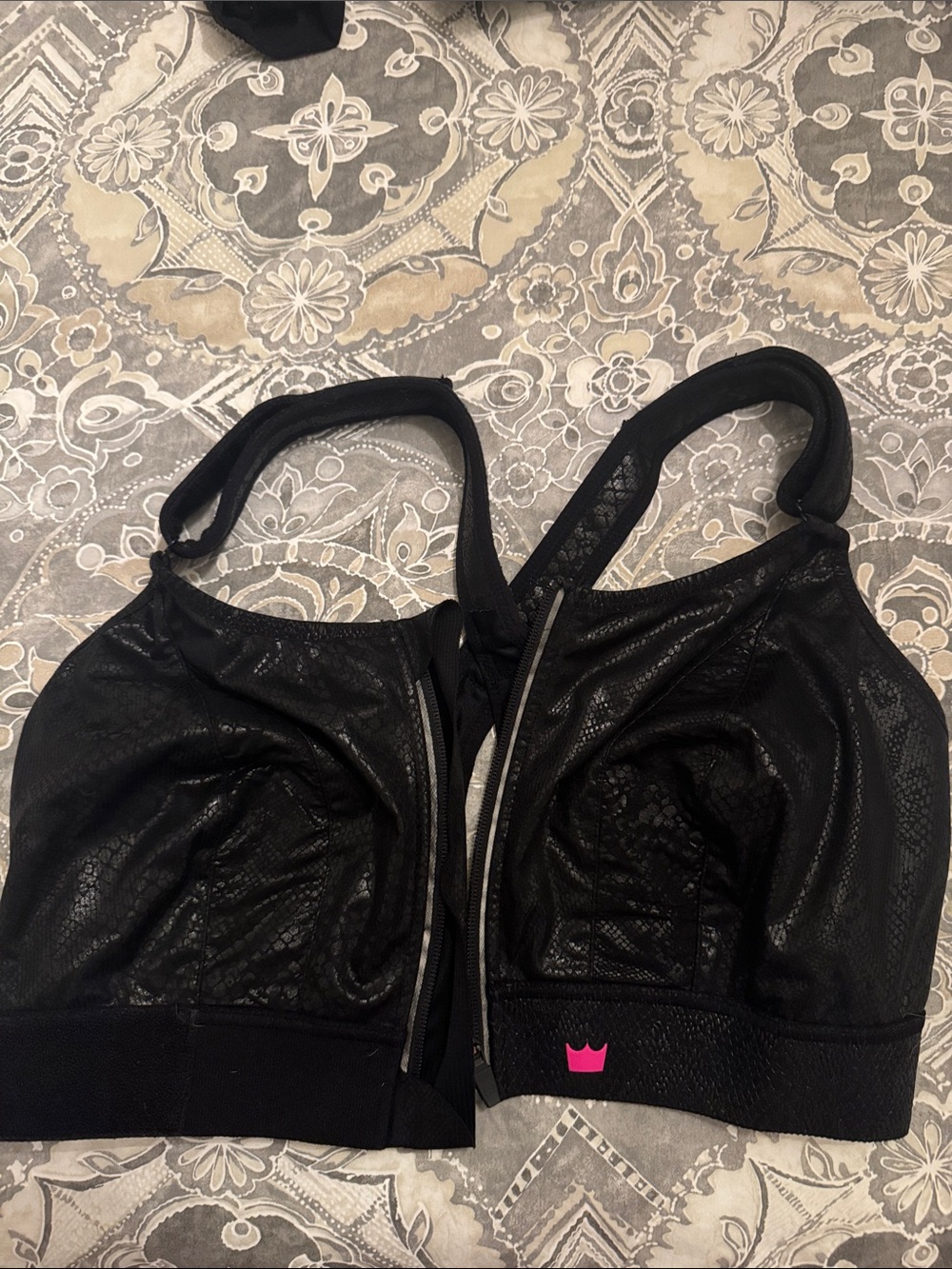 Shefit Black Women’s Front-Zip Snake Skin Sports Bra